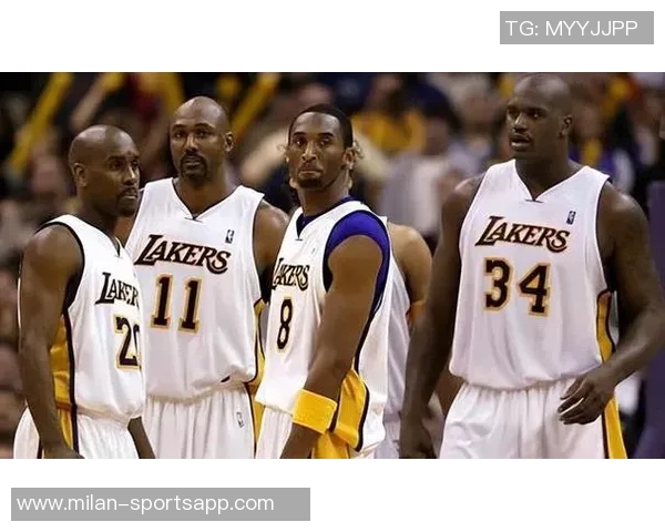 老佩顿直言亚历山大无法与科比比肩科比的伟大无人可替代 老佩顿直言亚历山大无法与科比比肩科比的伟大无人可替代