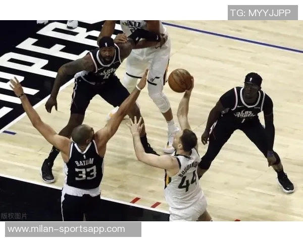 快船对手三分命中率高达429克莱爆发背后隐藏的原因分析