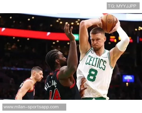 武切维奇绿军首秀表现抢眼11分12板生涯双双次数仅次詹姆斯